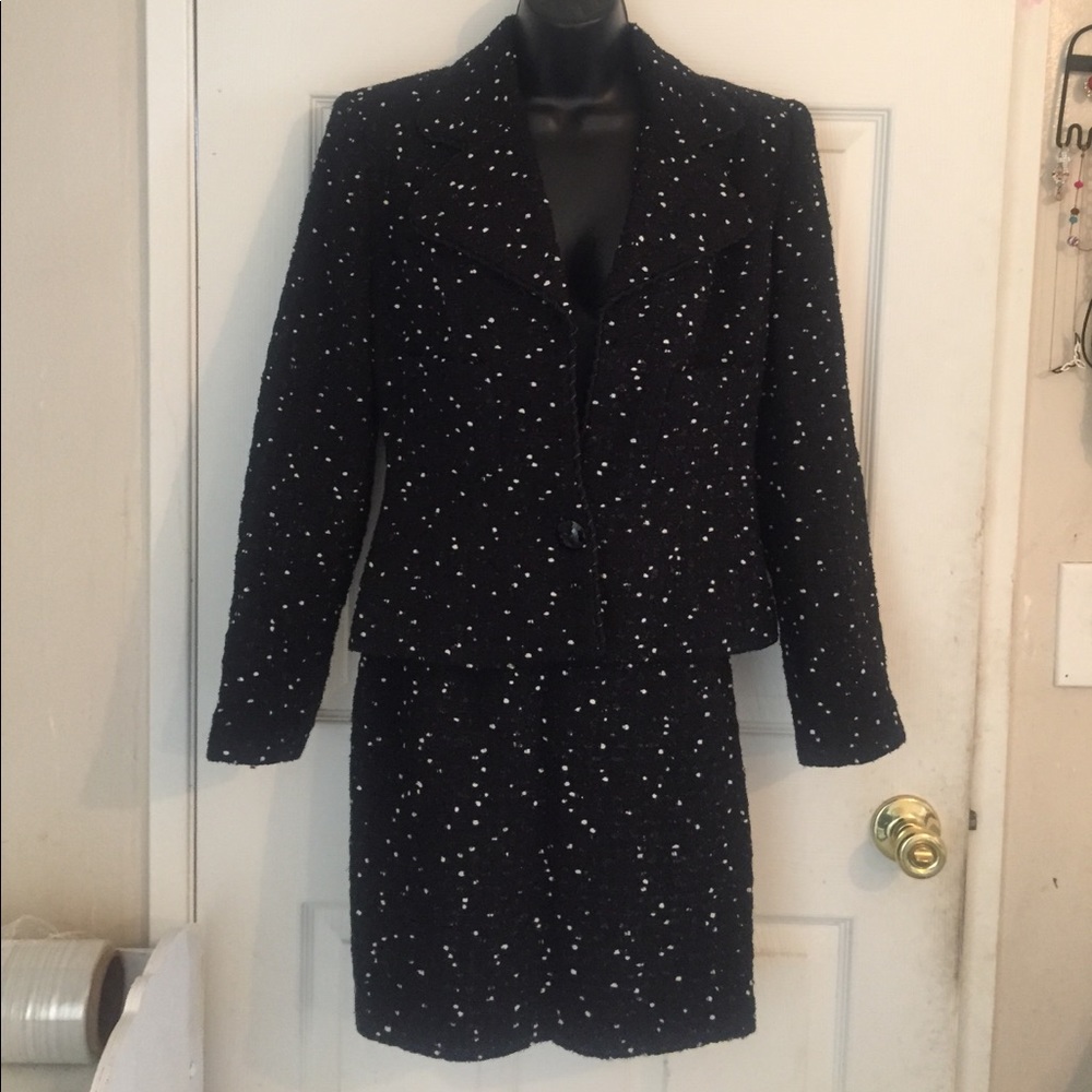 Banu Paris set 2pz size 4 o' small